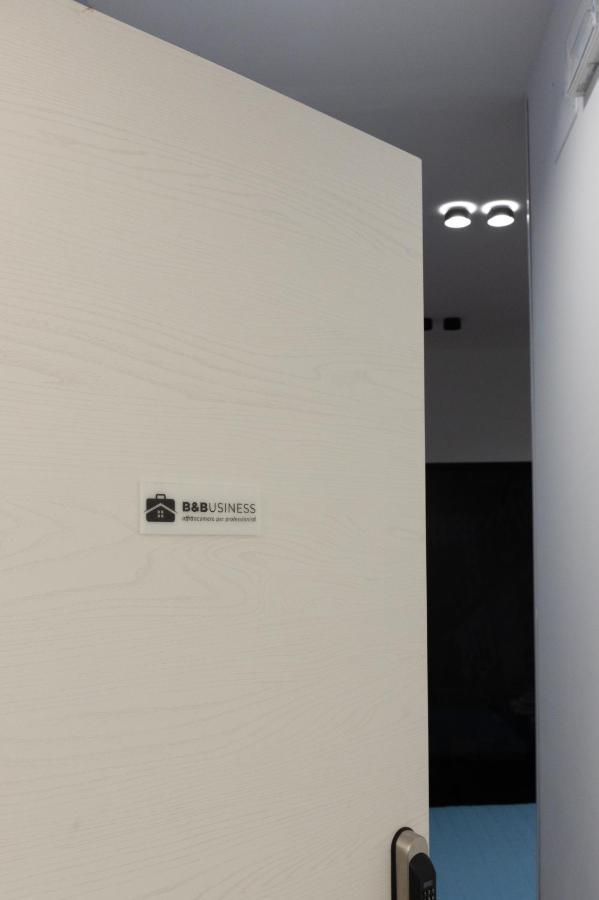 B&Business - Fibra Ultraveloce, Angolo Fitness, Smartworking & Parcheggio Coperto Su Richiesta Cosenza Buitenkant foto
