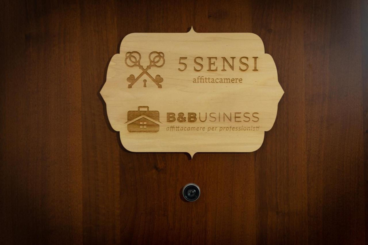 B&Business - Fibra Ultraveloce, Angolo Fitness, Smartworking & Parcheggio Coperto Su Richiesta Cosenza Buitenkant foto
